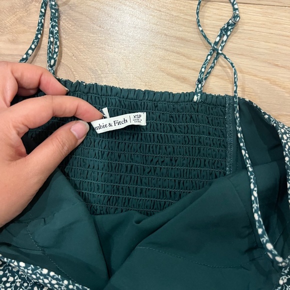 Abercrombie green floral mini dress - XSP - Picture 2 of 3